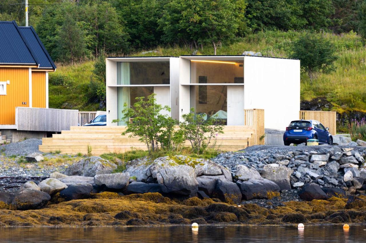 Oceanview Mini-house - Stunning Views * Ramberg