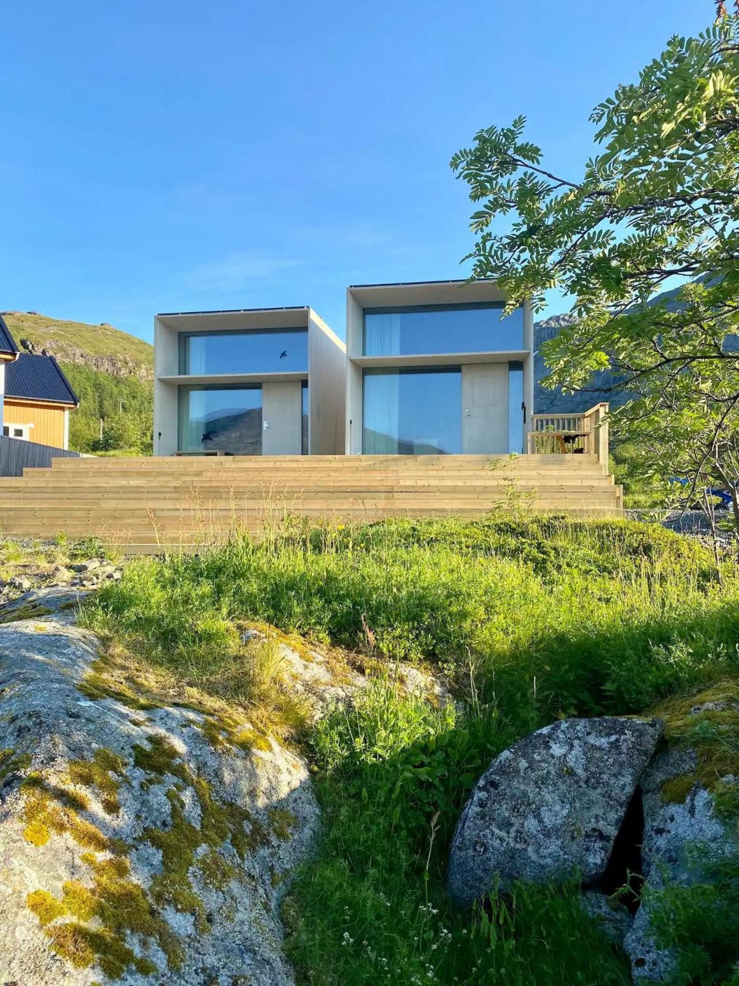 Oceanview Mini-house - Stunning Views * Ramberg