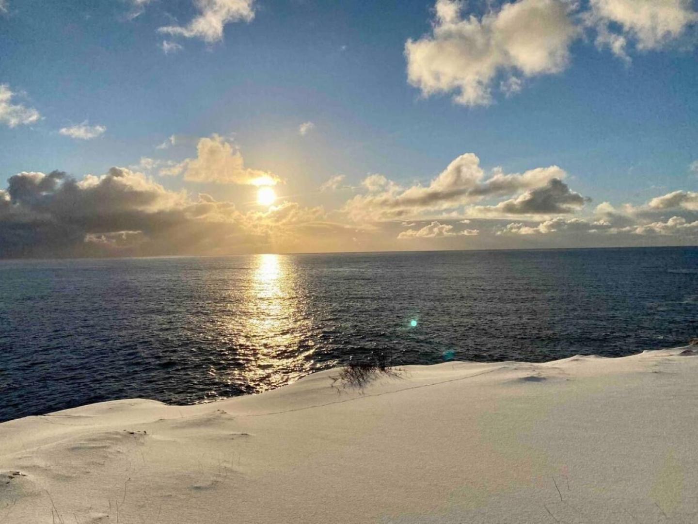 Oceanview Mini-house - Stunning Views * Ramberg